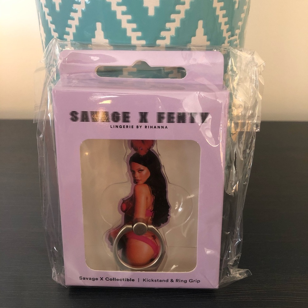 Exclusive** Savage X Fenty Kickstand and Ring Grip